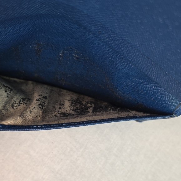 Louis Vuitton Epi Blue Wallet - Picture 8 of 12